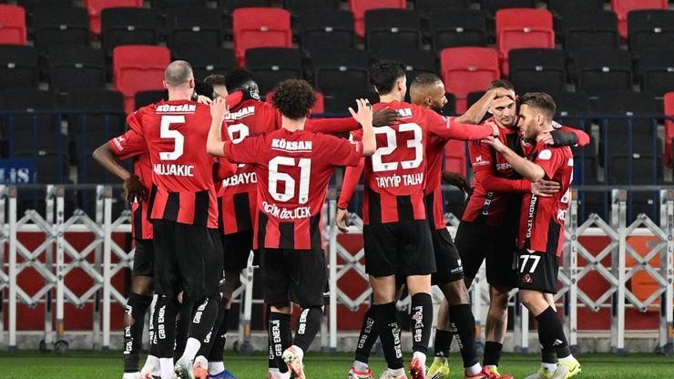 Gaziantep FK, Kasımpaşa’dan 3 puanı 10 kişiyle aldı