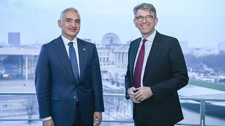 Bakan Ersoy ve Alman Bakan Weimer sergi öncesi buluştu