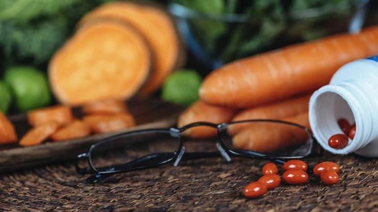 Şahin Gibi Keskin Gözlerin Sırrı Bu Besinlerde Hepsi A, C ve E Vitamini ve Omega-3 Deposu... Göz Sağlığını Güçlendiren Vitaminler ve Besinler