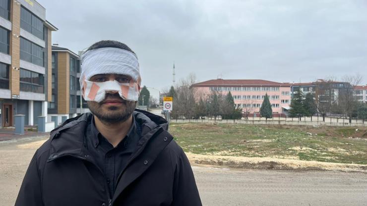 ÖĞRETMENİN ÖĞRETMENE YAPTIĞINA BAK Sıcak su ile haşladı