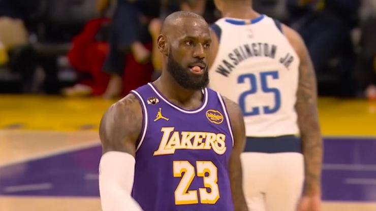 Lakers, Dallas'ı yendi; LeBron James, NBA tarihine geçti