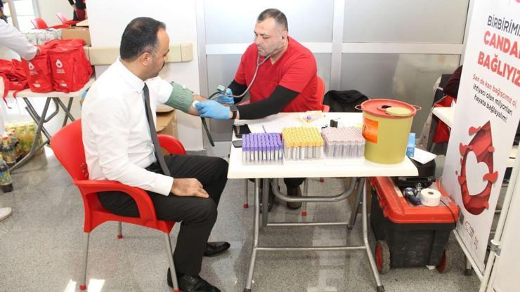 Osmaniye Eğitim ve Araştırma Hastanesi’nde kan bağışı etkinliği Osmaniye Eğitim ve Araştırma Hastanesi’nde kan bağışı etkinliği