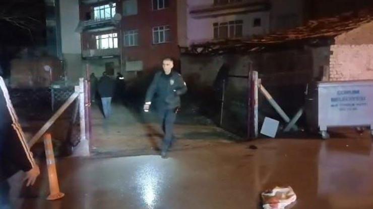 Sokak ortasında 2 kişi, bacaklarından vuruldu Sokak ortasında 2 kişi, bacaklarından vuruldu