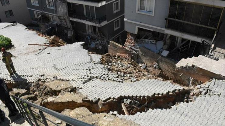 İzmirde korku dolu anlar: İlk önce balkon demirleri sallandı