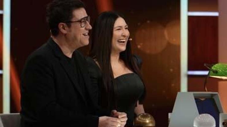 Beyazla Jokerde Komedi Gecesi İbrahim Büyükak ve Yasemin Sakallıoğlu Yarıştı, Espriler Havada Uçuştu