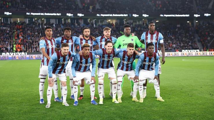 Trabzonun yerel gazeteleri, Fenerbahçe mağlubiyetini manşete taşıdı: Yine bize hüsran