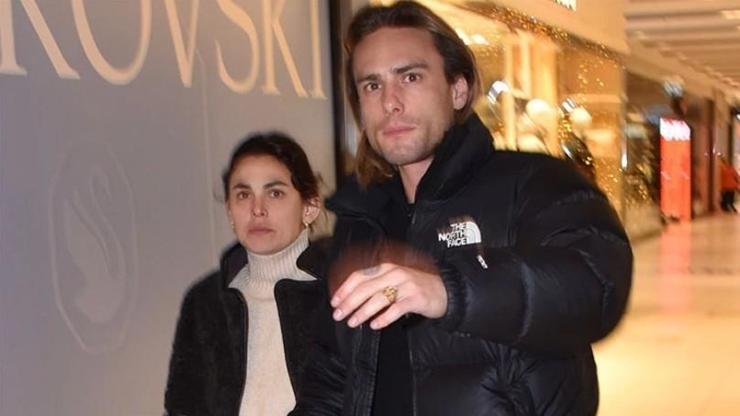 Rafael Cemo Çetin ve Kız Arkadaşı Etiler'de Görüntülendi: Bizi Çekmeyin! Rafael Cemo Çetin ve Kız Arkadaşı Etiler'de Görüntülendi: Bizi Çekmeyin!