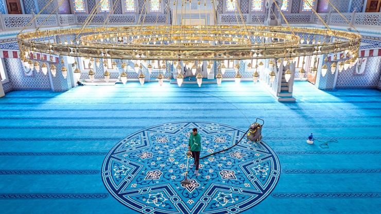 Mersin’de Ramazan ayı öncesinde ibadethanelere temizlik Mersin’de Ramazan ayı öncesinde ibadethanelere temizlik