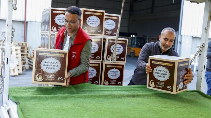 Mersin’de ramazan dayanışma paketi dağıtımları başladı