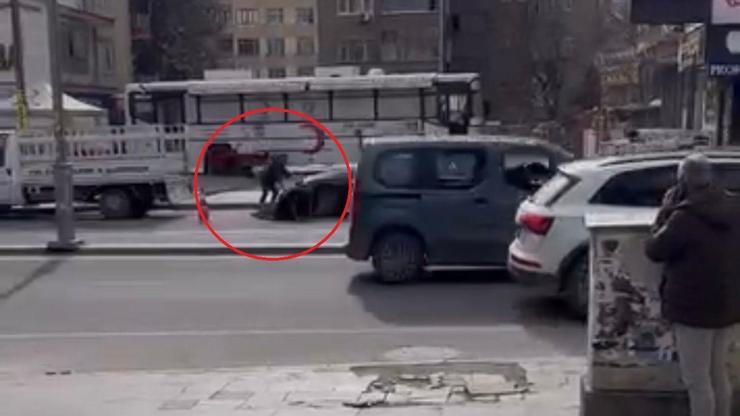 Diyarbakır'da 3 kişinin yaralandığı silahlı kavga kamerada