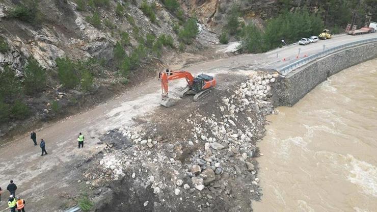 Adana'nın Feke ilçesinde eğitim öğretime 1 gün ara