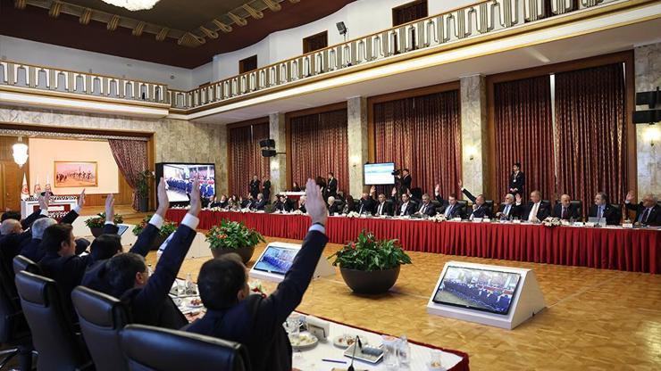 Terörsüz Türkiye raporu Meclis'ten geçti: Türk-Kürt kardeş ve kaderdaştır Terörsüz Türkiye raporu Meclis'ten geçti: Türk-Kürt kardeş ve kaderdaştır