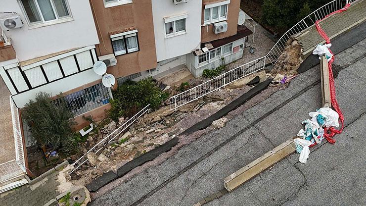 Buca'da istinat duvarı çöktü; apartman sakinleri çözüm bekliyor