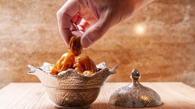 Oruç Tutarken Vücutta Neler Oluyor İlk Saatlerde Enerji, 12. Saatte Yenilenme: Oruçta Metabolik Evreler