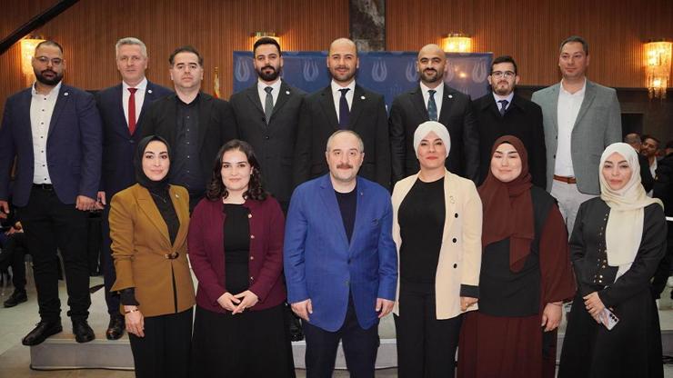 Almanya'da gönül sofrası! Komisyon Başkanı Varank, Almanya’da Türklerle buluştu