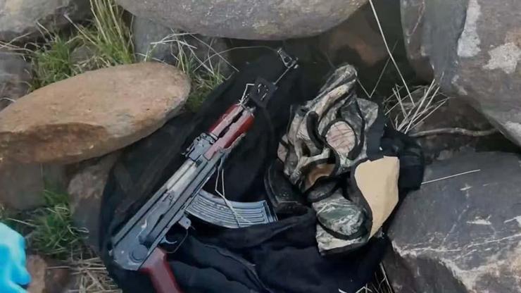 Şanlıurfa'da taşların altından cephane çıktı Şanlıurfa'da taşların altından cephane çıktı