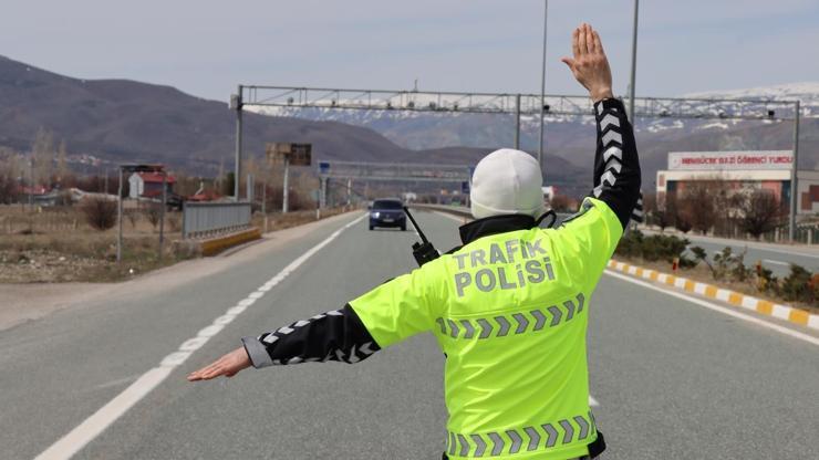 Trafikte yeni dönem! Drift, makas, sahte plaka… 200 bin liraya varan ceza geliyor