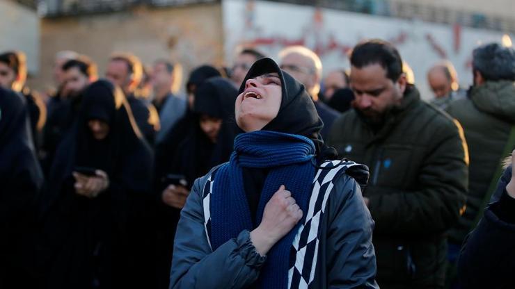 Hamaneyin ölümü sonrası yüzlerce kişi sokağa indi: ABD ve İsraile lanet yağdı