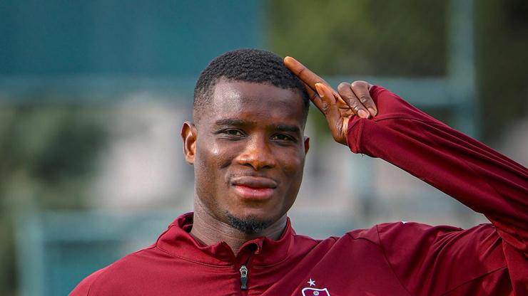 Trabzonspor, Süper Lig'de 'kafasını' kullanıyor! 48 golün 15'i... Trabzonspor, Süper Lig'de 'kafasını' kullanıyor! 48 golün 15'i...