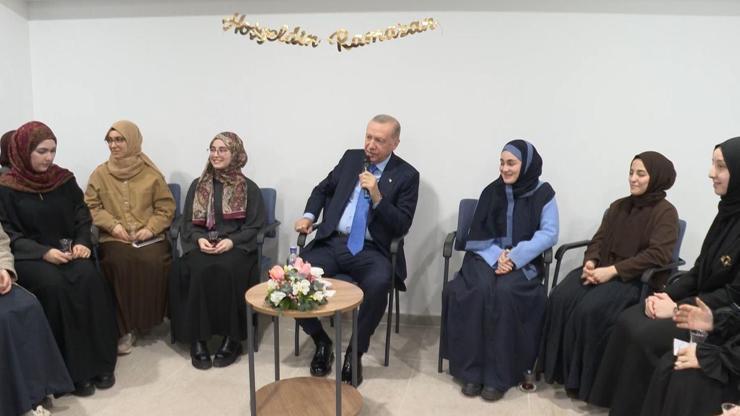 Cumhurbaşkanı Erdoğan üniversite öğrencileri ile bir araya geldi