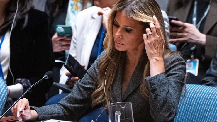 İran’da ilkokul vurulurken, Melania Trump ‘çocuk hakları’ oturumuna başkanlık etti