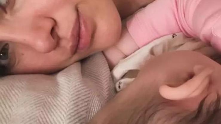 İrem Helvacıoğlu’ndan kızı Sora ile duygusal paylaşım: “İyi ki beni seçtin”