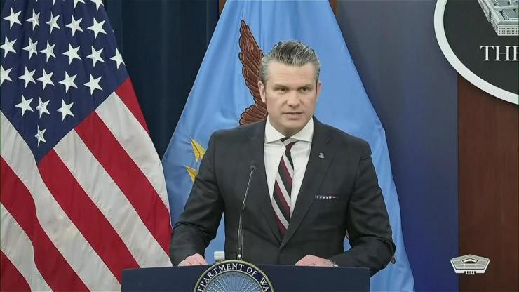 SON DAKİKA HABERİ... ABD Savaş Bakanı konuşuyor: İran hava sahasını ele geçirdik