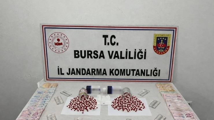 Bursa’da bin 30 adet sentetik uyuşturucu hap ele geçirildi