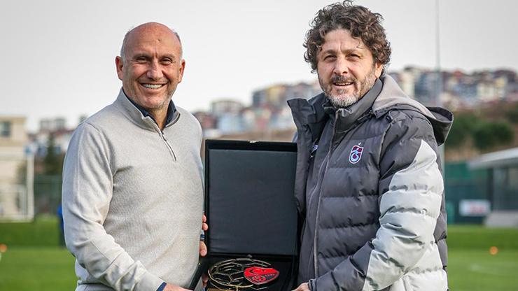 Fatih Tekke’ye sosyal sorumluluk ödülü