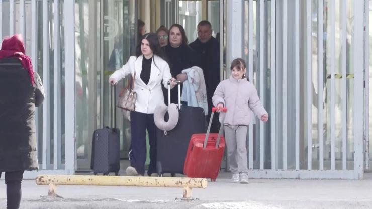 İranlılar İstanbuldan otobüsle ülkelerine dönüyor