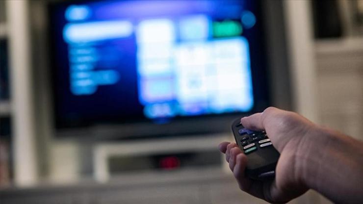 Türkiyede televizyon izlenme süreleri artıyor Diziler yine zirvede: Hanelerde günlük 6 saat TV izleniyor