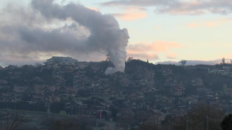 İstanbul - Beykoz’da 3 katlı villada çıkan yangın söndürüldü İstanbul - Beykoz’da 3 katlı villada çıkan yangın söndürüldü