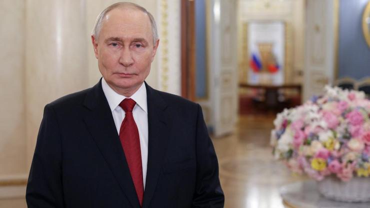 Putin’in öksürük krizi: Kremlin yanlışlıkla mı paylaştı? Çok konuşulan görüntüler…