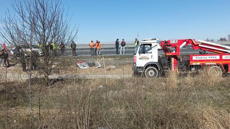 Afyonkarahisar’da yolcu indiren minibüse TIR arkadan çarptı: 11 yaralı