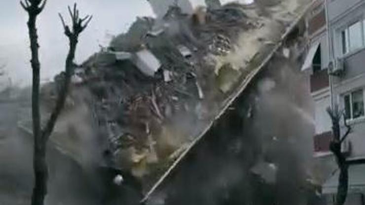 Avcılar’da 5 katlı bina yıkım sırasında çöktü