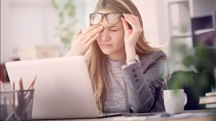 Saatlerce ekrana bakanlar için hayati öneri: Bu hatayı yapmayın