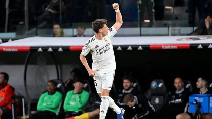 Real Madridin yıldızı Arda Gülerden tarihe geçen gol: 70 metreden avladı