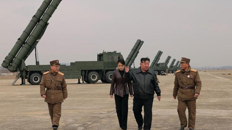 Kuzey Koreden gövde gösterisi: Kim tatbikata katıldı