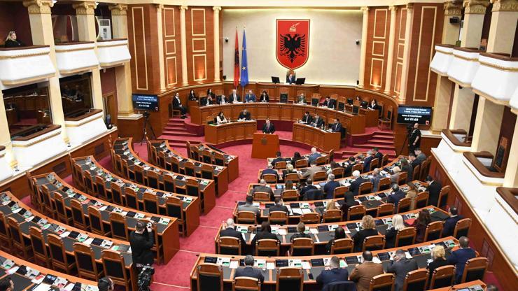 Arnavutluk'tan İran kararı: Terörü destekleyen devlet olarak ilan eden karar onaylandı