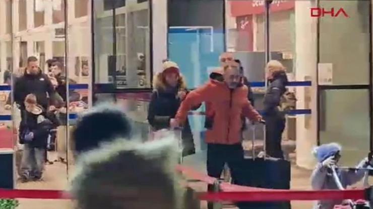 Midilli Adası’nda mahsur kalan Türk turisler yurda döndü Midilli Adası’nda mahsur kalan Türk turisler yurda döndü