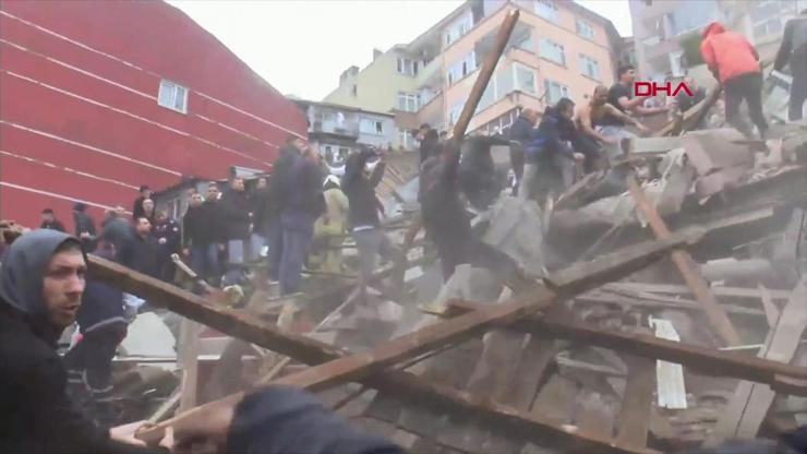 SON DAKİKA... İstanbul Fatih'te bina çöktü SON DAKİKA... İstanbul Fatih'te bina çöktü