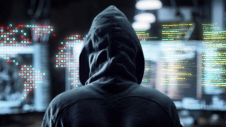 İstanbul'da 'siyah şapkalı hacker' çetesine darbe