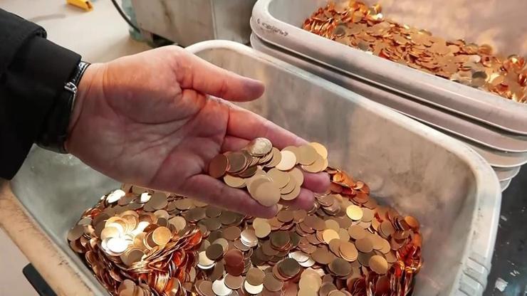 cnn-turk-ekibi-yerinde-goruntuledi-darphanede-altin-basiminda-son-durum