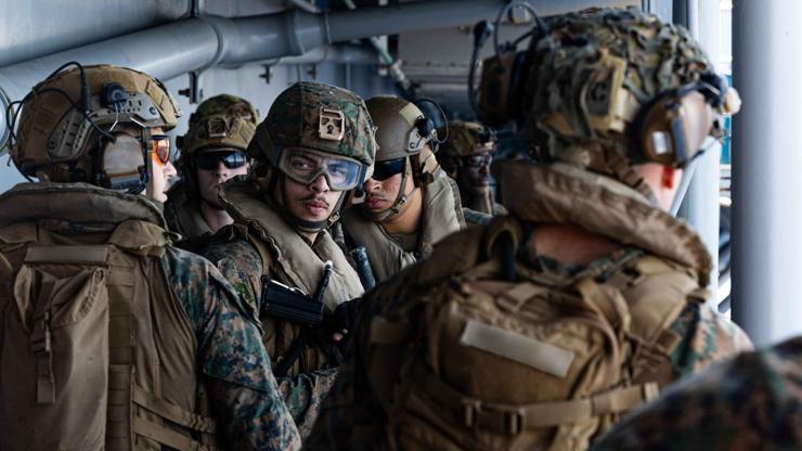 USS Tripoli Orta Doğuda: 3 bin 500 denizci ve piyade ile konuşlandı