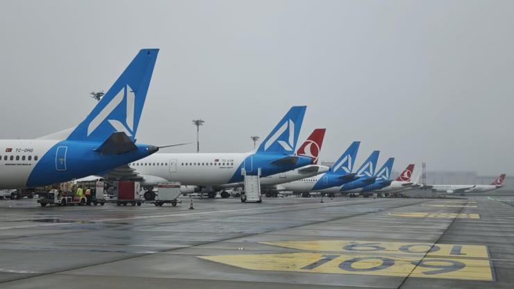 Sabiha Gökçen Havalimanı'nda uçuşlara yağmur engeli