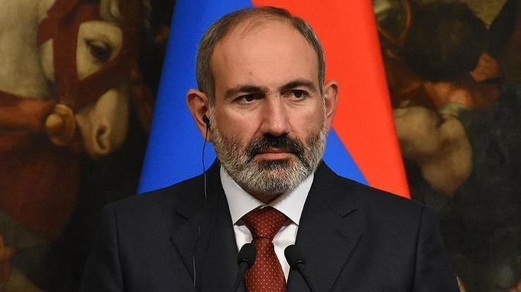 Ermenistan Başbakanı Paşinyan’a kilisede saldırı teşebbüsü
