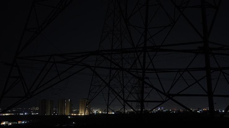 Son dakika haberi: Tahran'da elektrikler kesildi