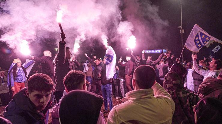 Bosna Hersek sokakları doldu taştı! Dünya Kupası coşkusu... Bosna Hersek sokakları doldu taştı! Dünya Kupası coşkusu...