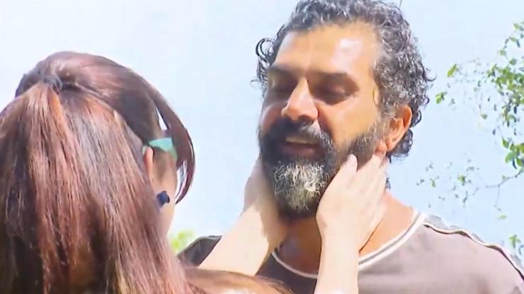 23 Yıl Sonra Sürpriz Buluşma Deniz Seki ve Bayhanın Gözyaşları... Popstarın En Çarpıcı Kavgası Survivorda Dostluğa Dönüştü