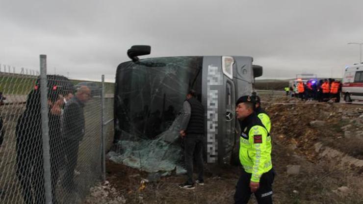 Aksarayda tur otobüsü devrildi: 20 yaralı